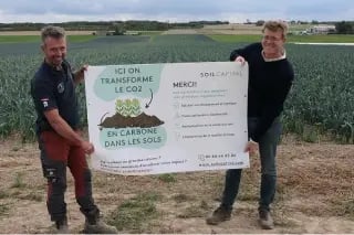 Nicolas Verschuere with Thierry Baillet on his farm 1-1