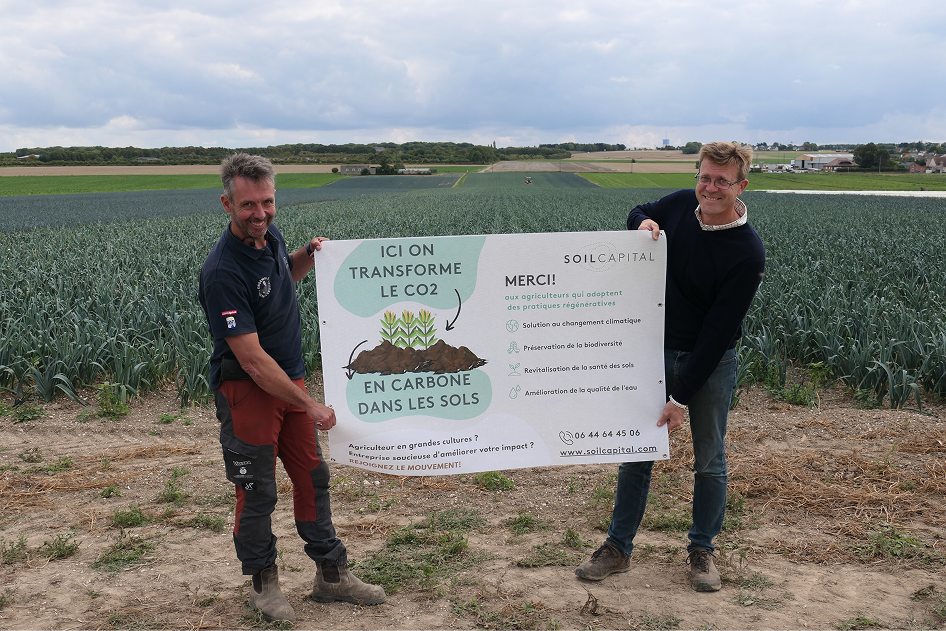 Nicolas Verschuere with Thierry Baillet on his farm 1